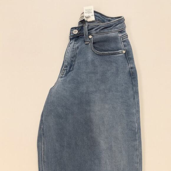 Women's High-Rise Flare Jeans – Light Wash Denim – New with Tags - Picture 2 of 5